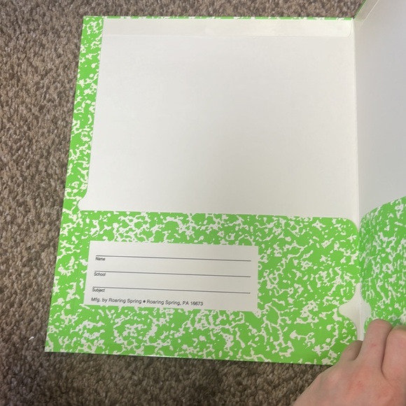 Vintage 90s green marble pattern portfolio folder - Picture 3 of 4